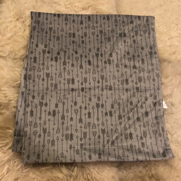 Modern Baby Arrow Bear Blanket - Picture 2 of 3